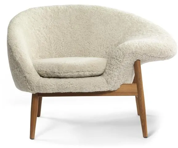Warm Nordic Fried Egg Rechte Sessel Schaffell Moonlight